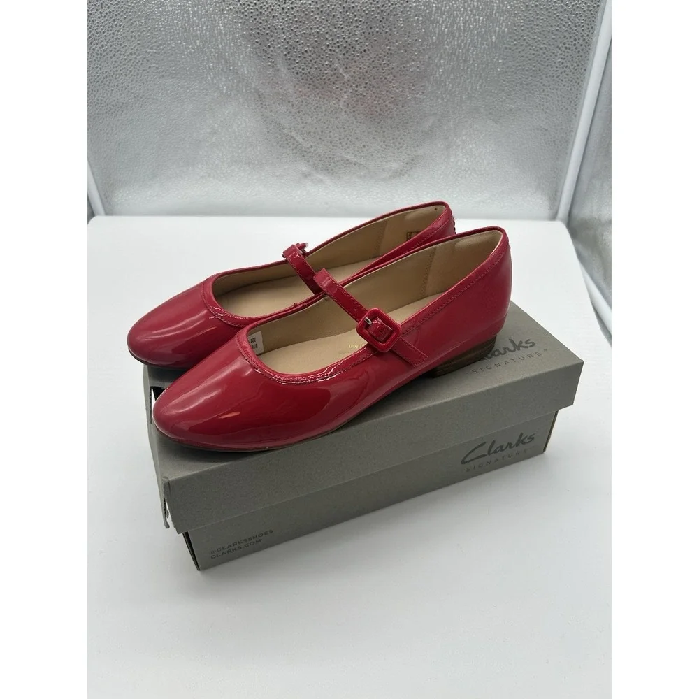 Clarks Cherry Red Patent Flats - Picture 4 of 8